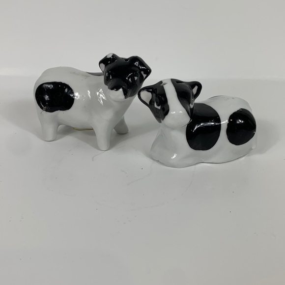 Black and white cow salt and pepper shakers - Picture 1 of 8